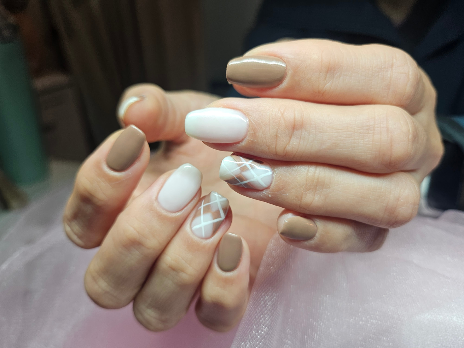 Mocha Argyle — Gel with Design